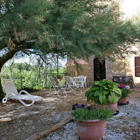 Agriturismo Villa Mozart Nel Verde Gubbio Exterior photo
